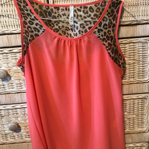 Top - Picture 1 of 2